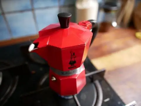 Top 6 Italian Coffee Makers for Caffeine Enthusiasts: Moka Pots and More